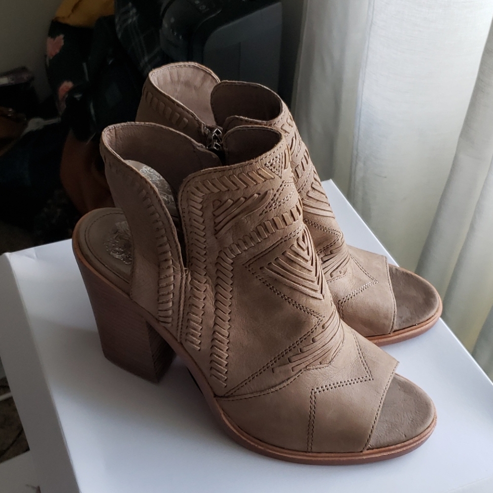 Heels - Picture 5 of 6